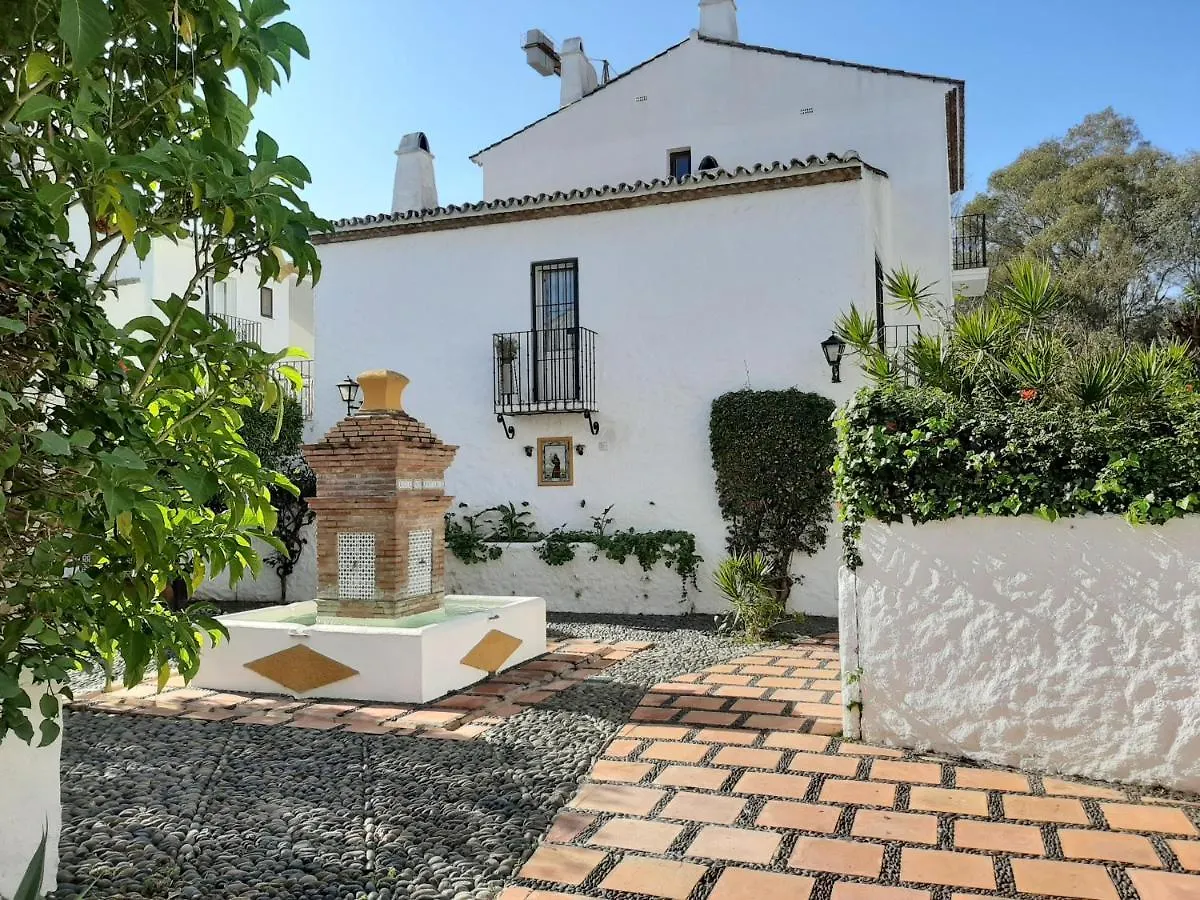 Benamara Gardens, Apartment With Pool, 100M From Beach Near Marbella & 에스테포나 0*,  스페인